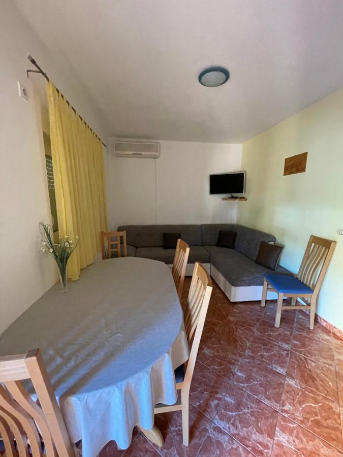 Готель Apartman Jukic Маріна Екстер'єр фото