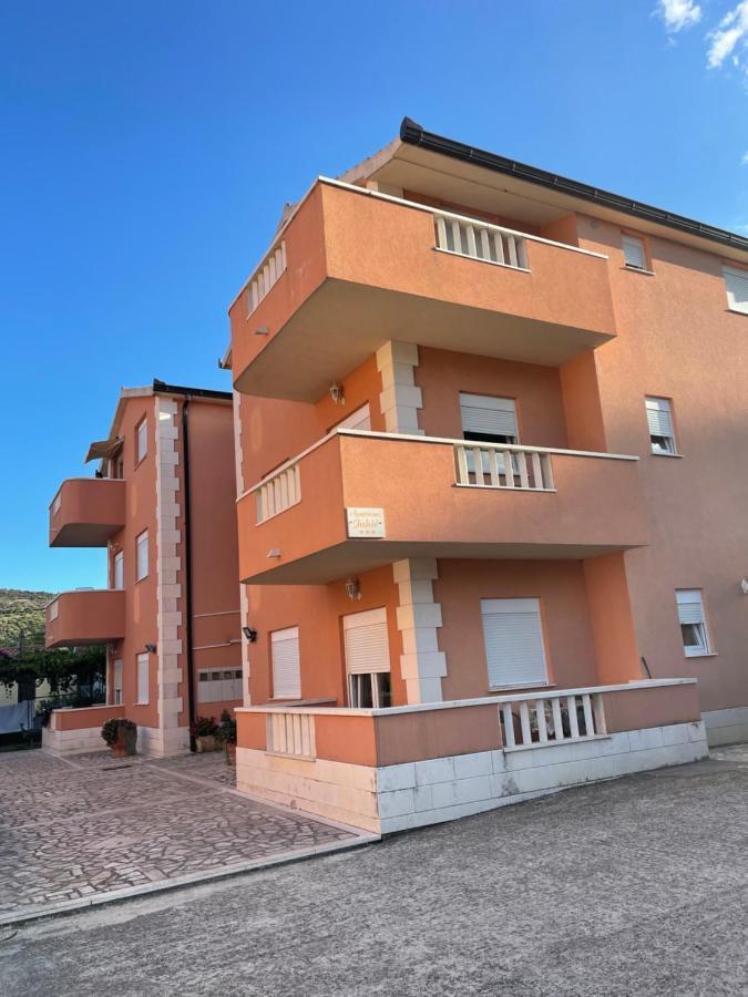 Готель Apartman Jukic Маріна Екстер'єр фото
