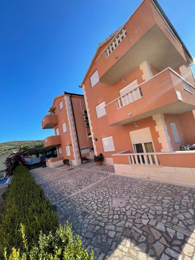 Готель Apartman Jukic Маріна Екстер'єр фото