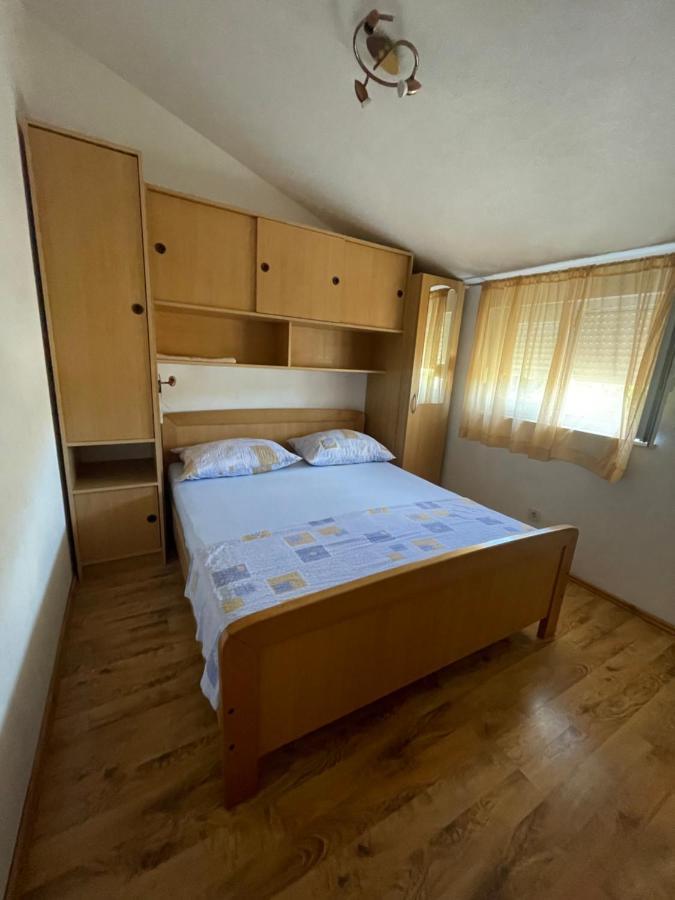 Готель Apartman Jukic Маріна Екстер'єр фото