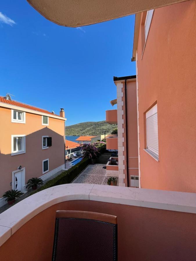 Готель Apartman Jukic Маріна Екстер'єр фото