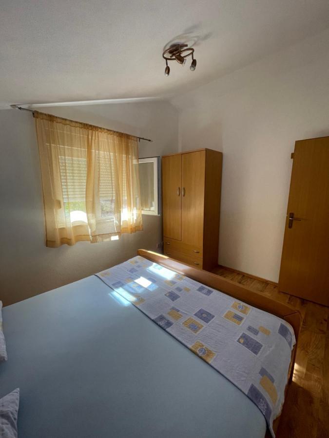Готель Apartman Jukic Маріна Екстер'єр фото