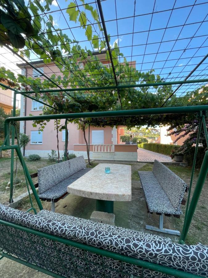 Готель Apartman Jukic Маріна Екстер'єр фото