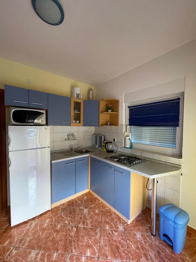 Готель Apartman Jukic Маріна Екстер'єр фото