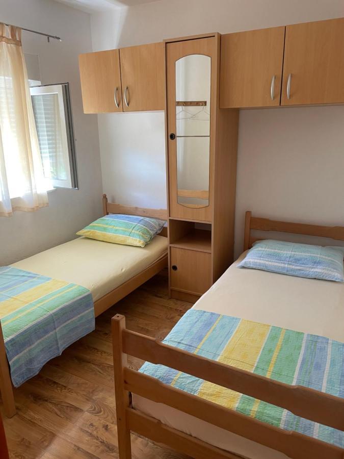 Готель Apartman Jukic Маріна Екстер'єр фото